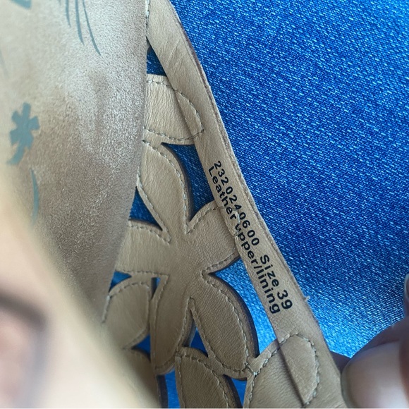 Dansko women 39 (8.5) mules leather Sandal 3” heel cutout flower design open toe - Picture 9 of 9